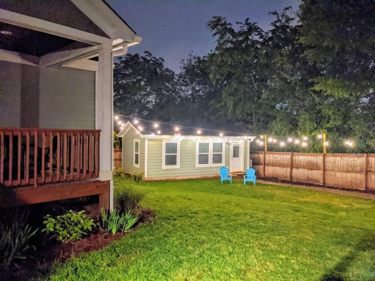 & Tiny With Private Fenced Yard Holiday home *